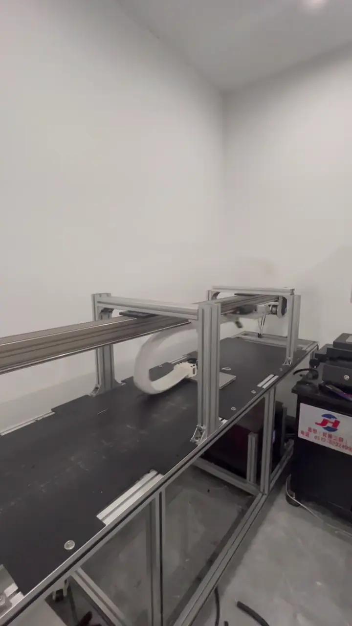 Catena portacavi cleanroom CNWSL in movimento alternato